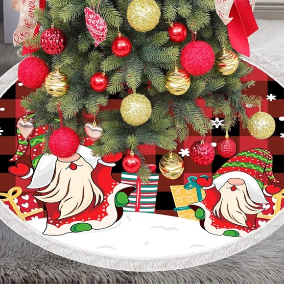 Christmas Gnomes Tree Skirt on Buffalo Plaid w Fringes Red Black Flannel 4&” NEW - Picture 5 of 7